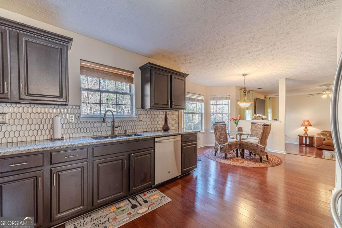 2452 Pierce Circle Snellville - 27