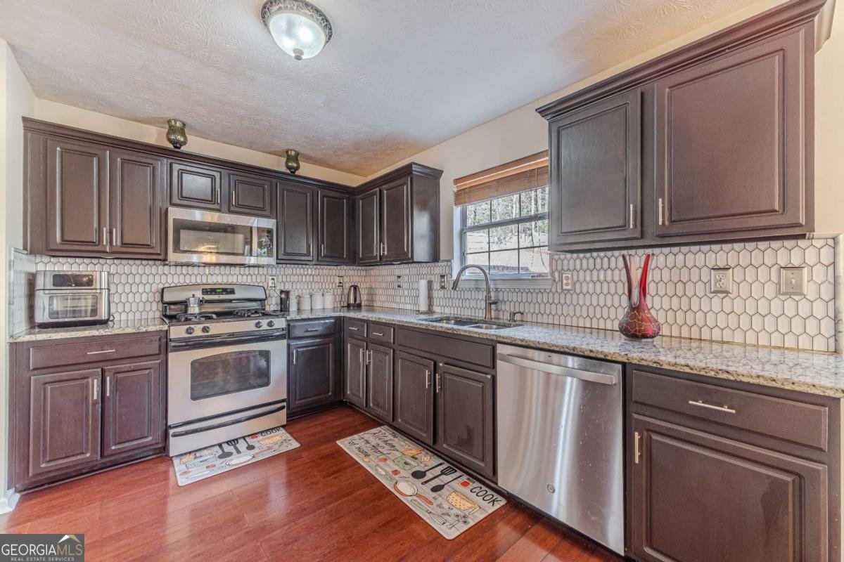 2452 Pierce Circle Snellville - 30