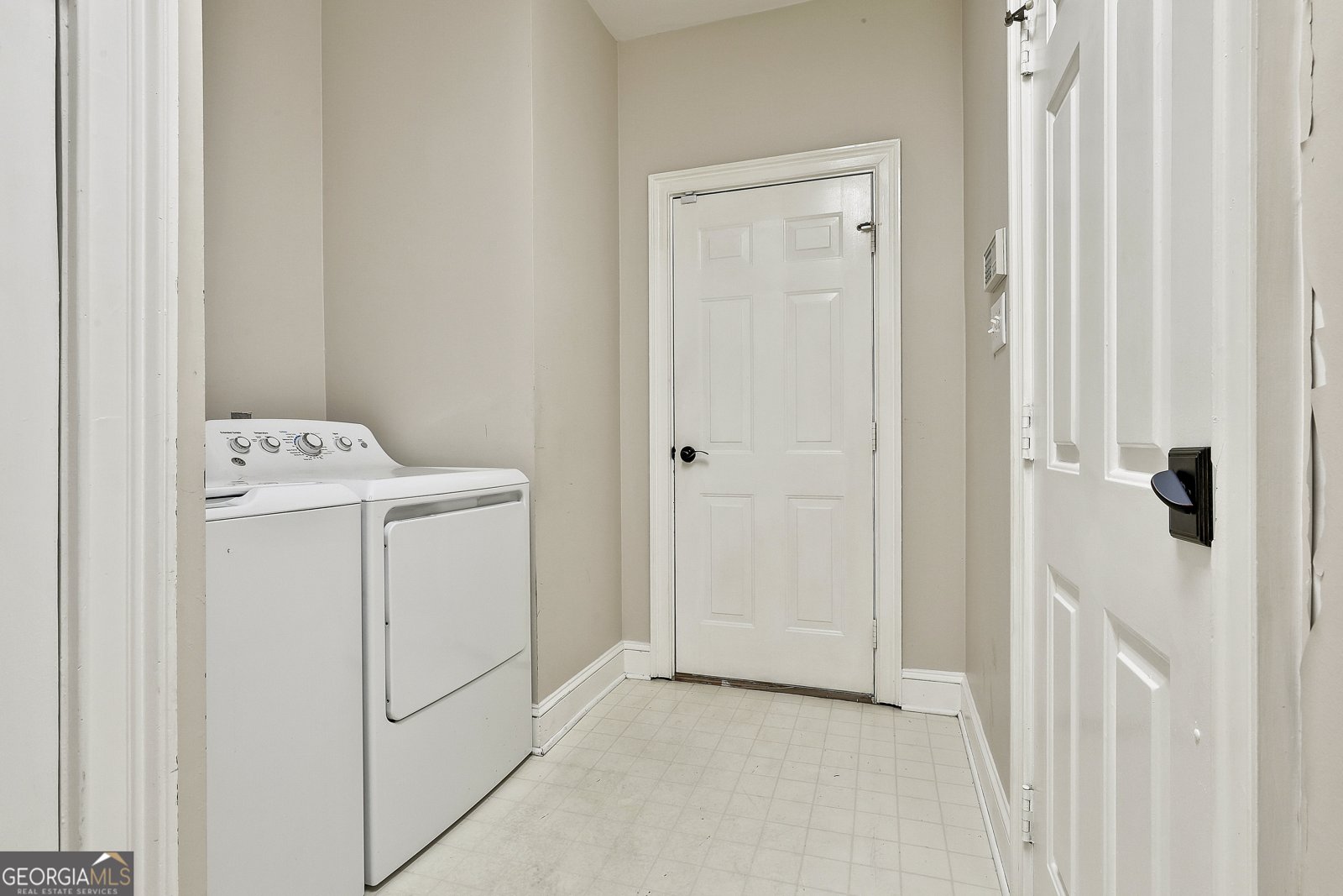 150 Oak Manor Fayetteville - 27