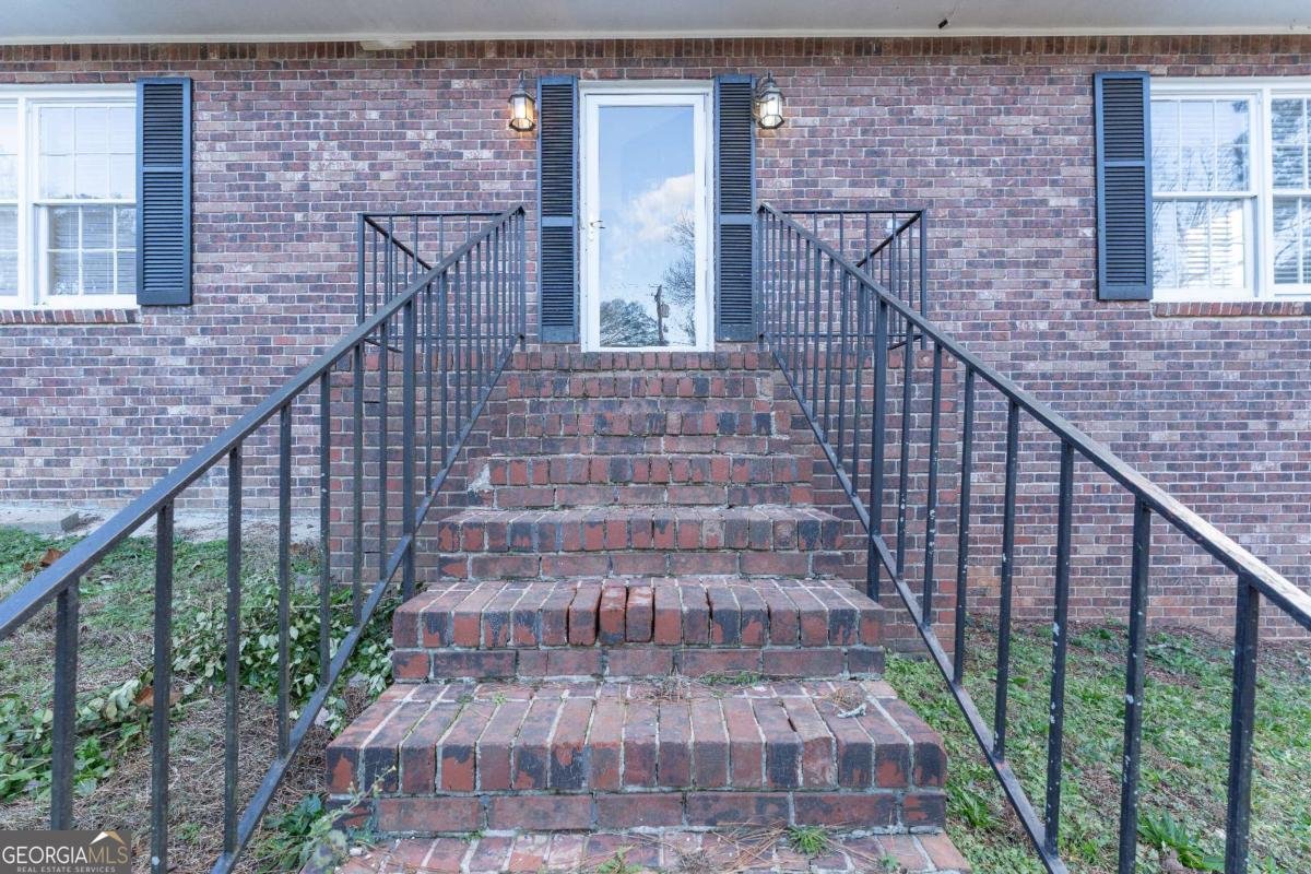 2067 Tanglewood Drive Snellville - 2