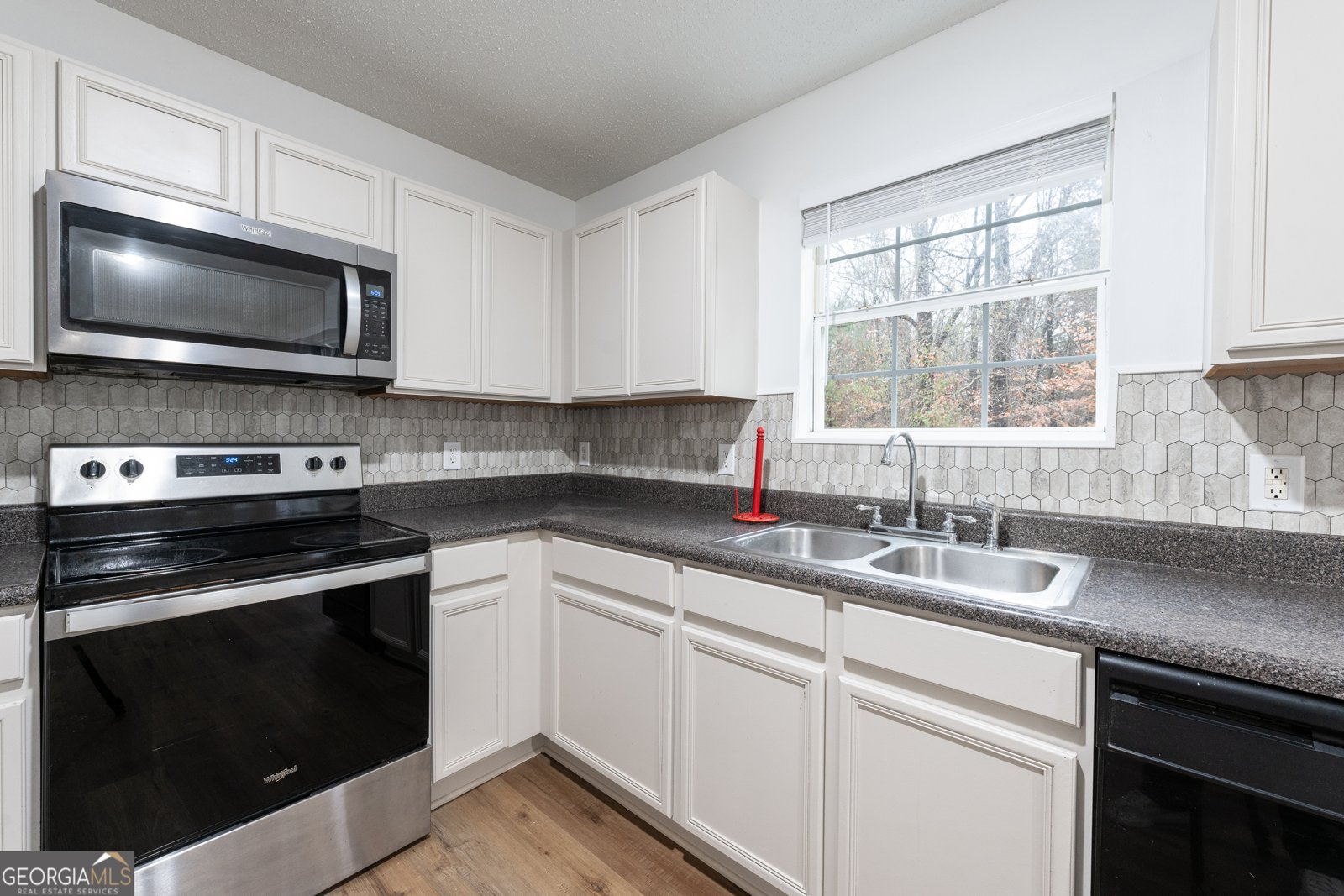 6823 Merrywood Drive Fairburn - 24