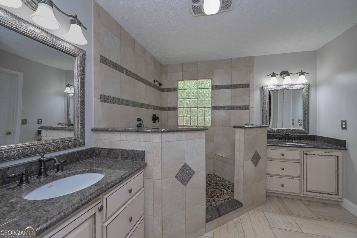 5885 West Chapel Hill Road Douglasville - 26