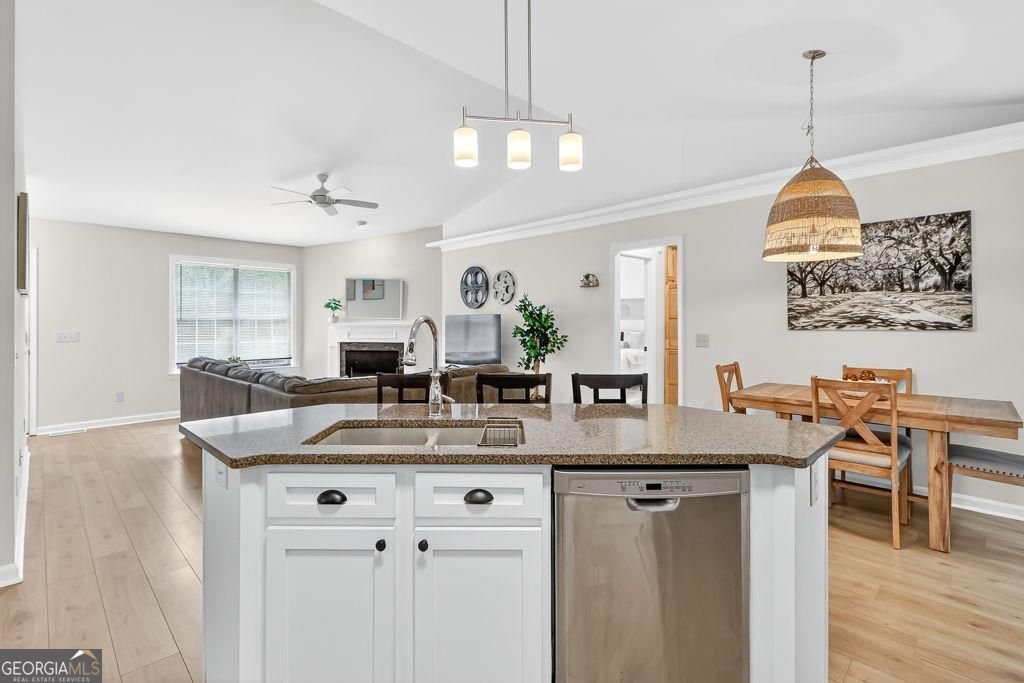 8635 Sapphire Lane Gainesville - 5