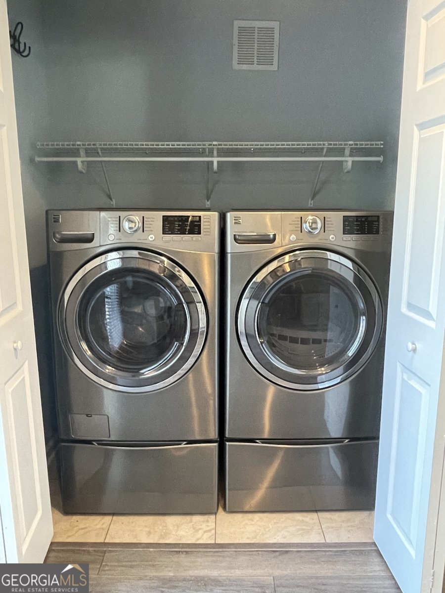 1833 Phillips Avenue East Point - 12