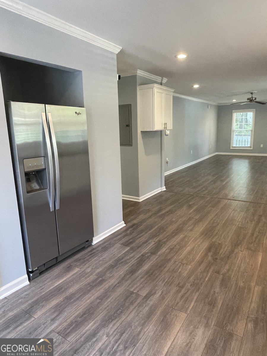 1833 Phillips Avenue East Point - 13