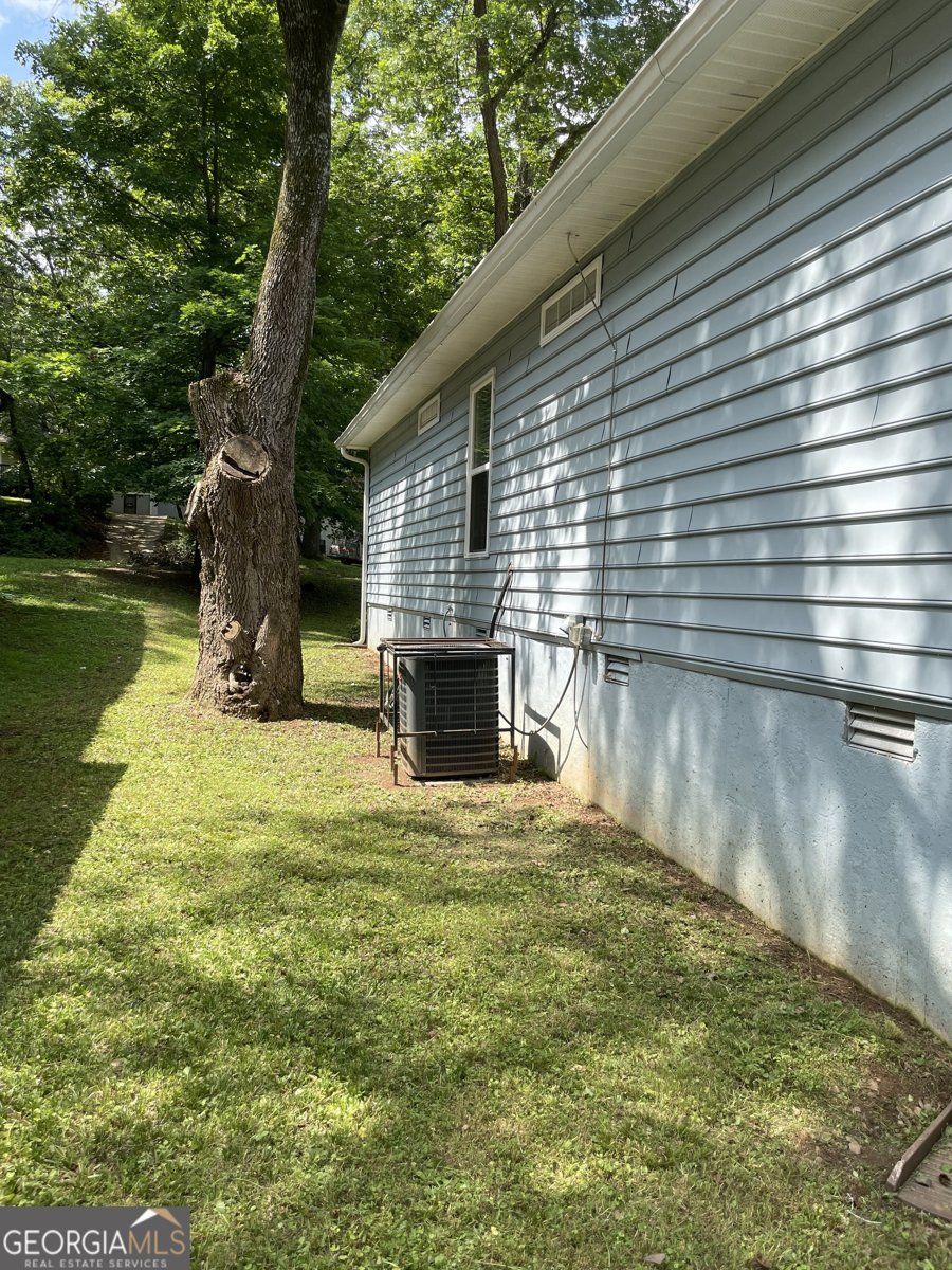 1833 Phillips Avenue East Point - 39