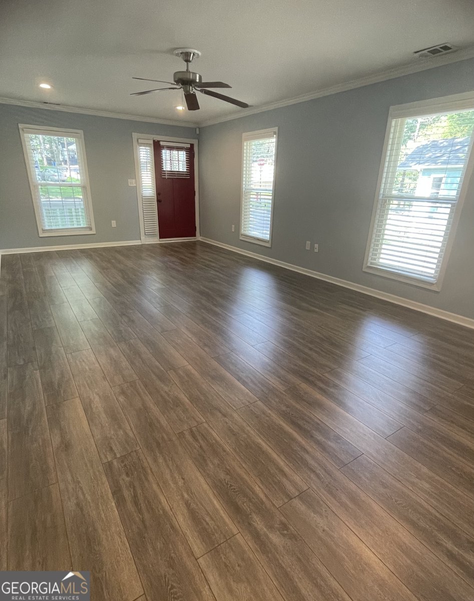 1833 Phillips Avenue East Point - 6