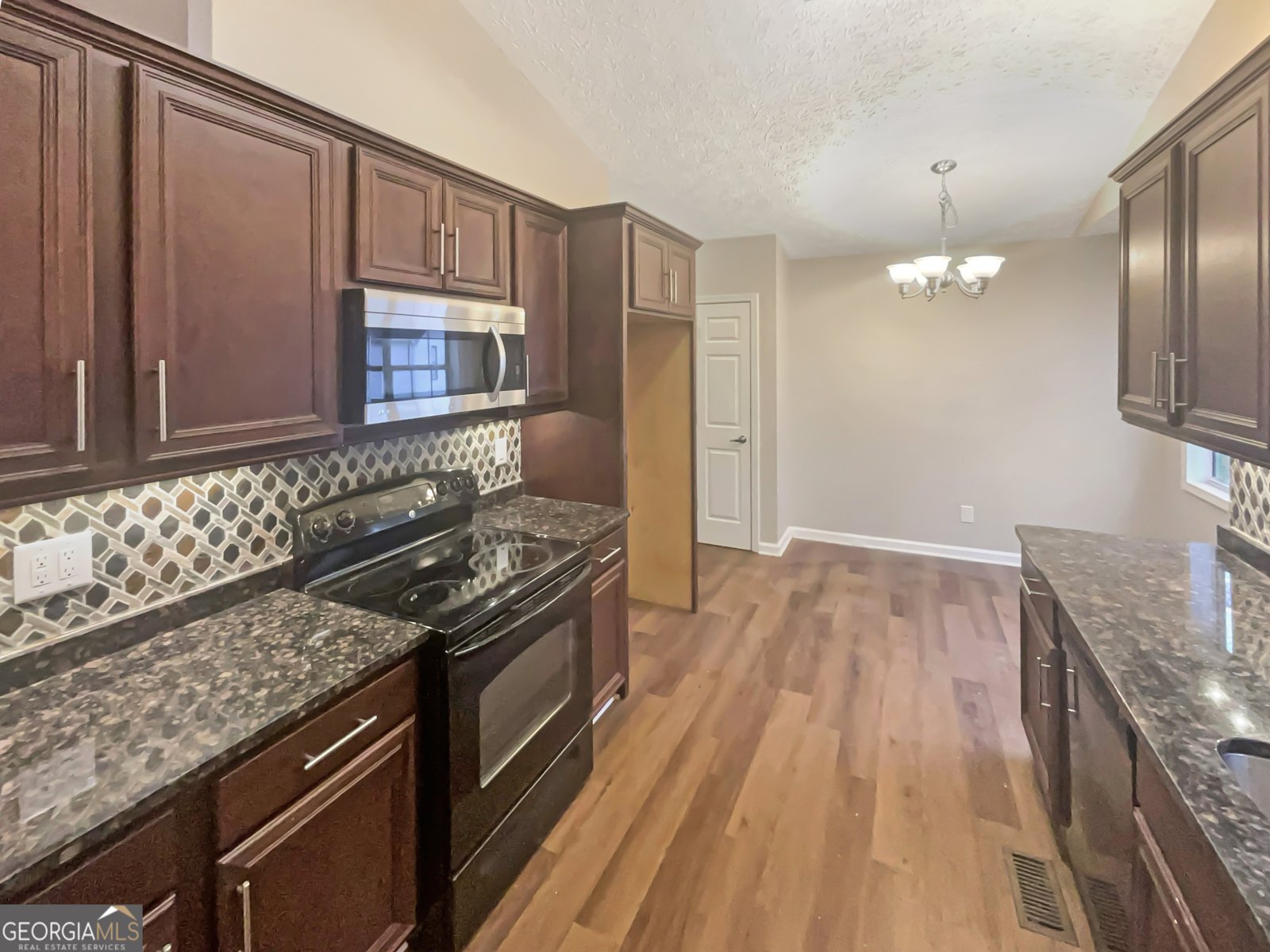 536 Bluff Court Woodstock - 13