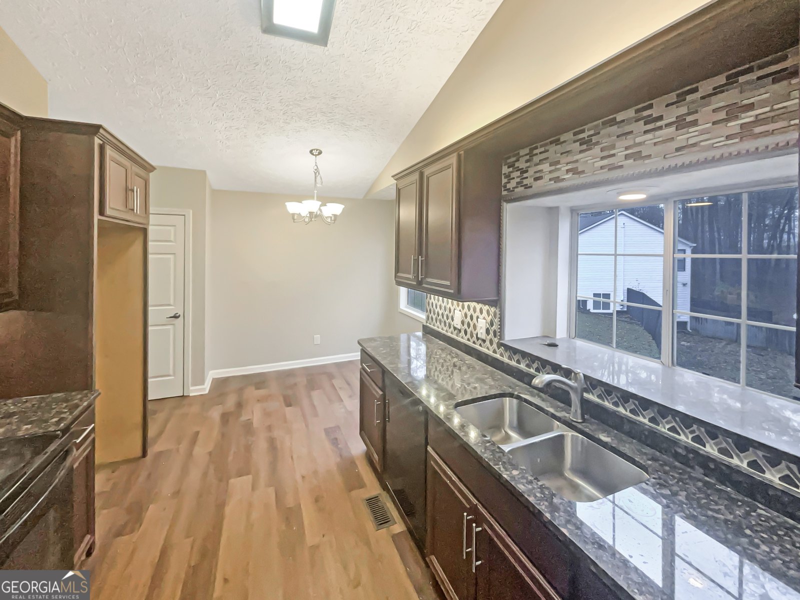 536 Bluff Court Woodstock - 14