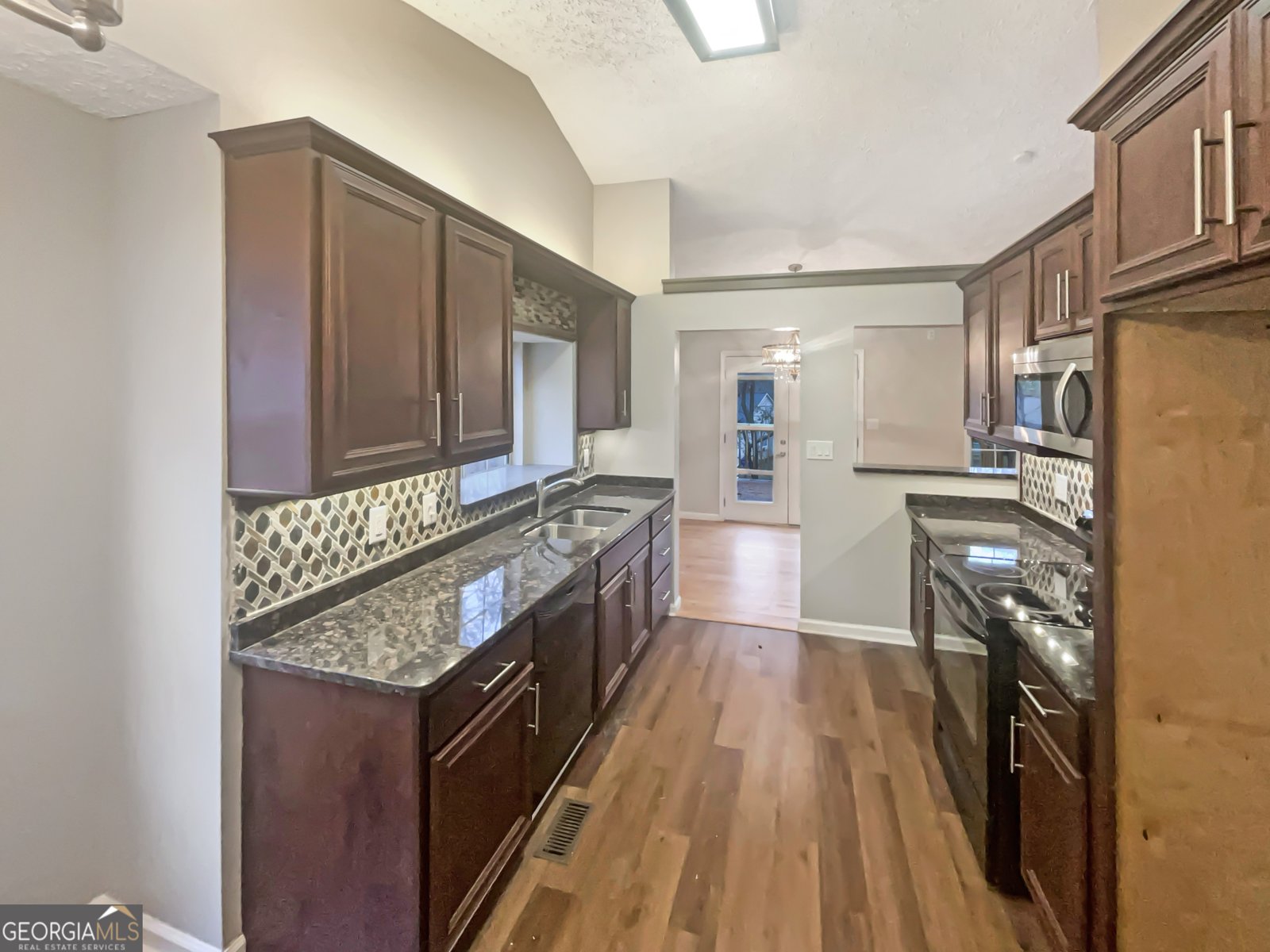 536 Bluff Court Woodstock - 15