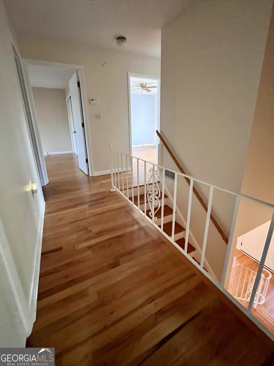 325 University Circle Athens - 14