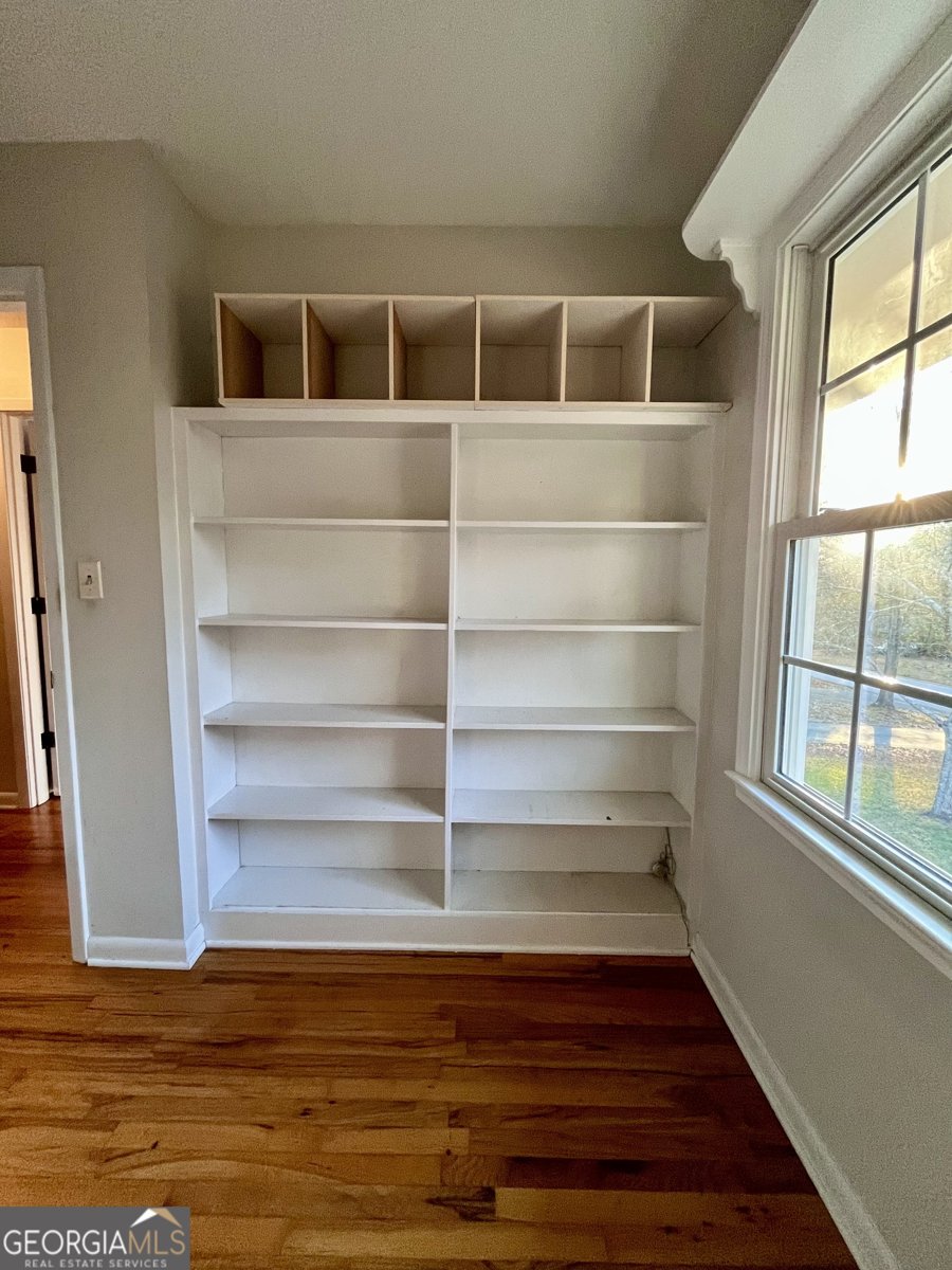 325 University Circle Athens - 20