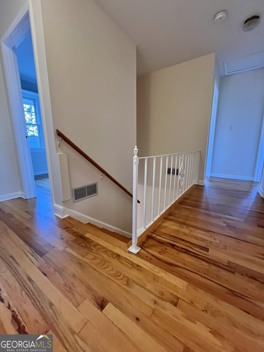 325 University Circle Athens - 21