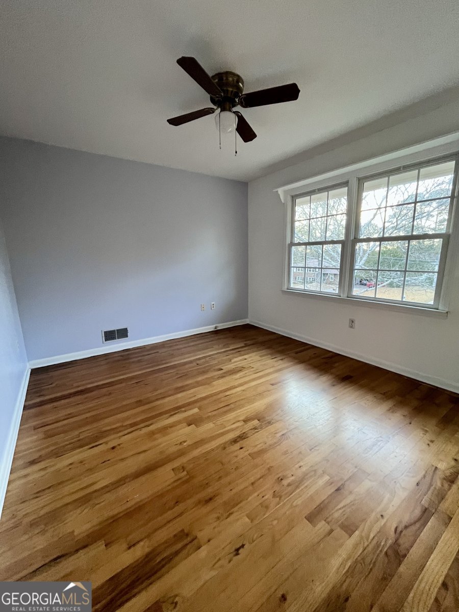 325 University Circle Athens - 23