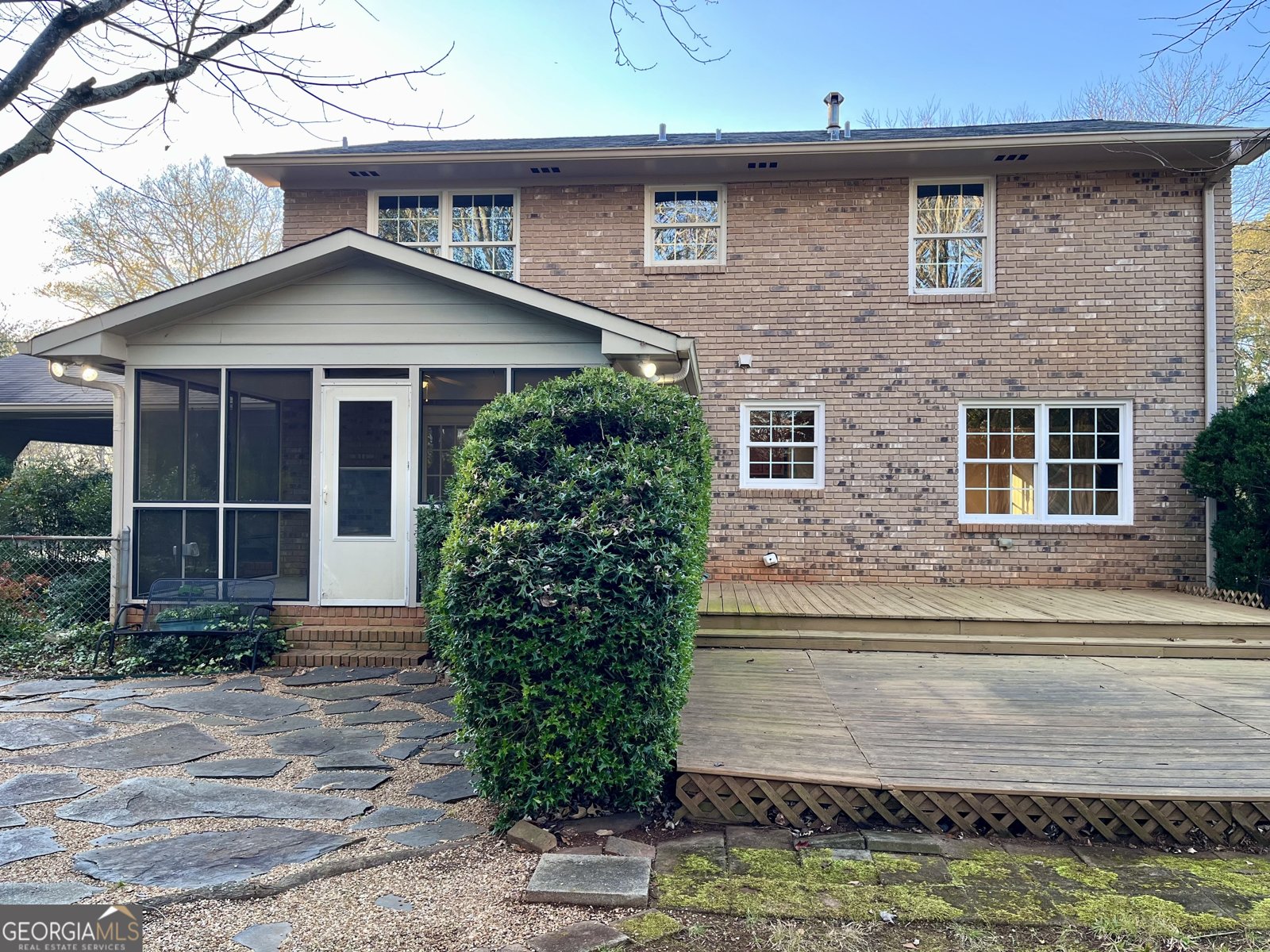 325 University Circle Athens - 29