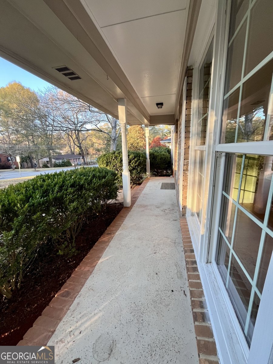 325 University Circle Athens - 3