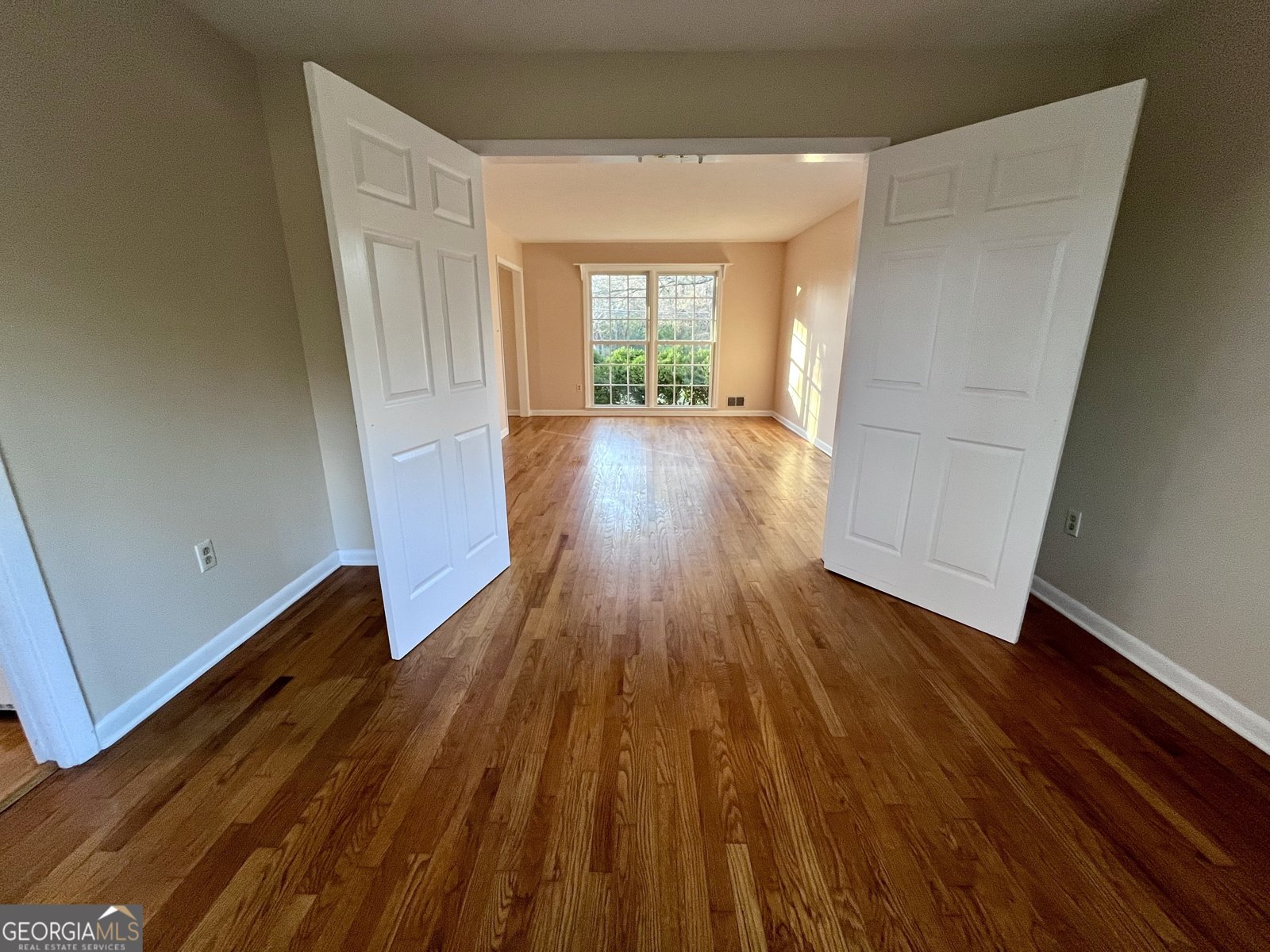 325 University Circle Athens - 6