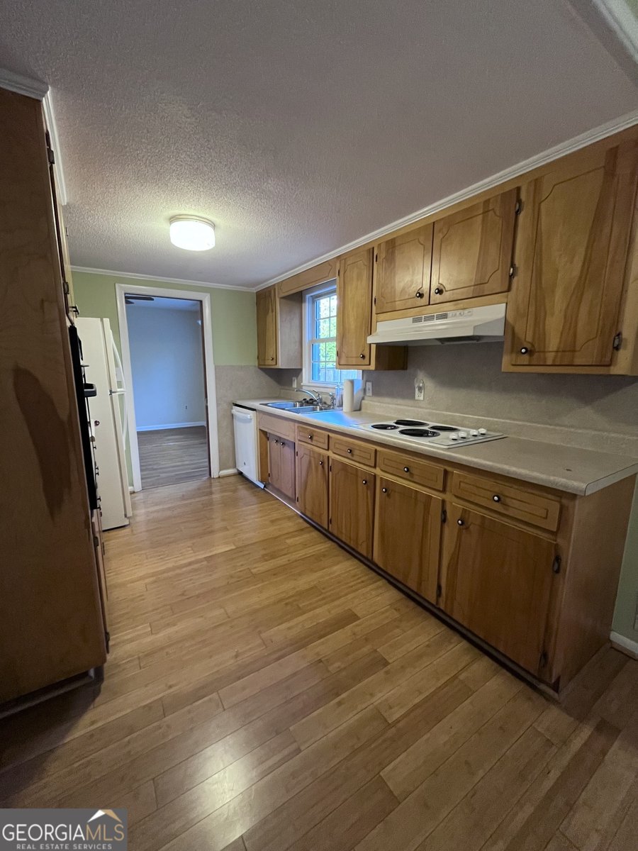 325 University Circle Athens - 9