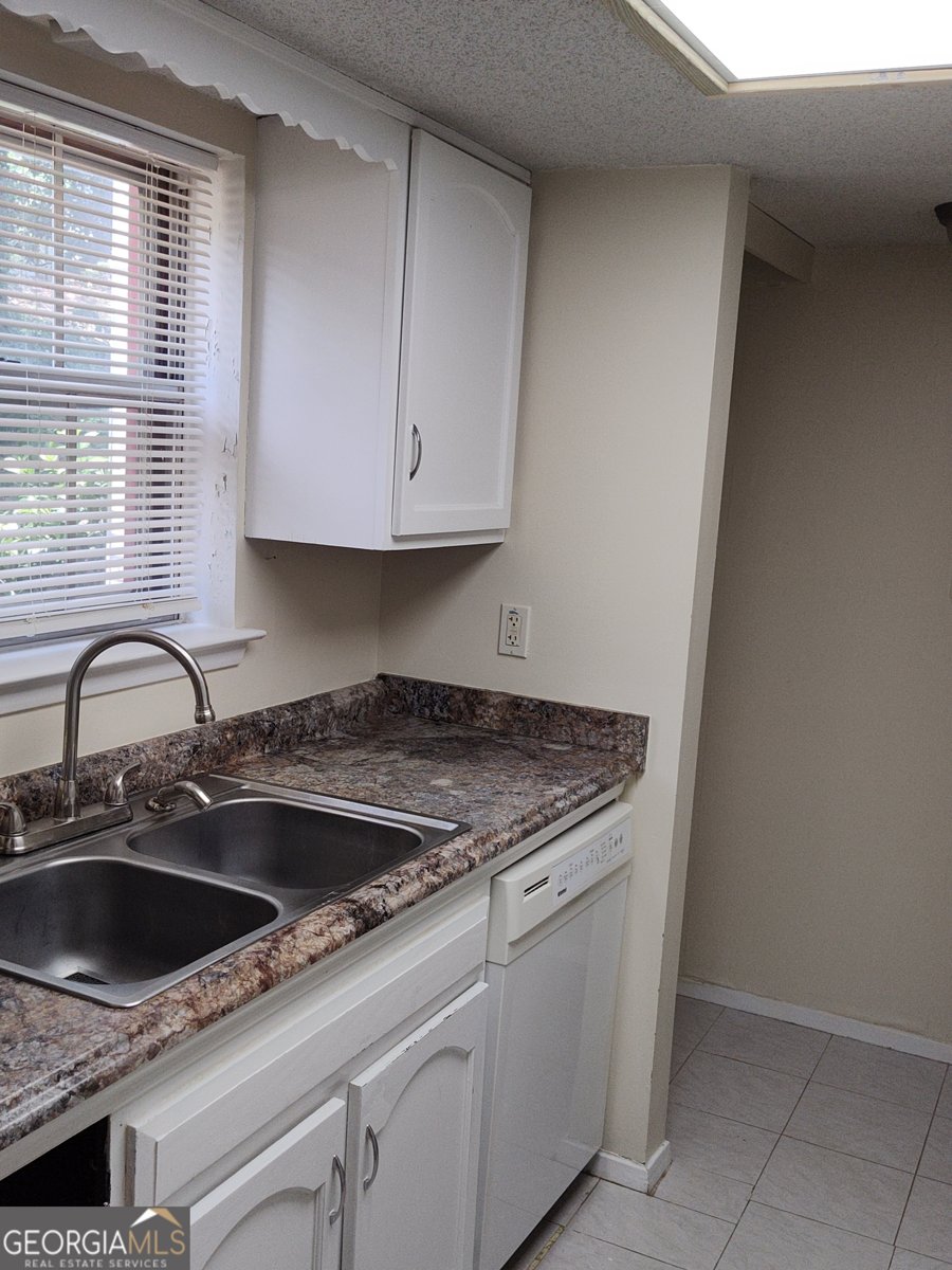 615 GARDEN WALK Drive Stone Mountain - 13