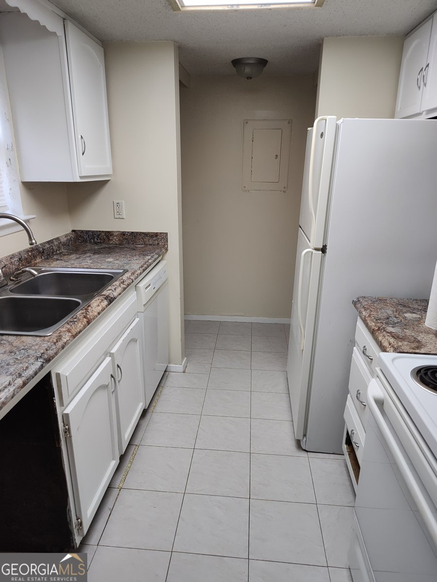 615 GARDEN WALK Drive Stone Mountain - 14