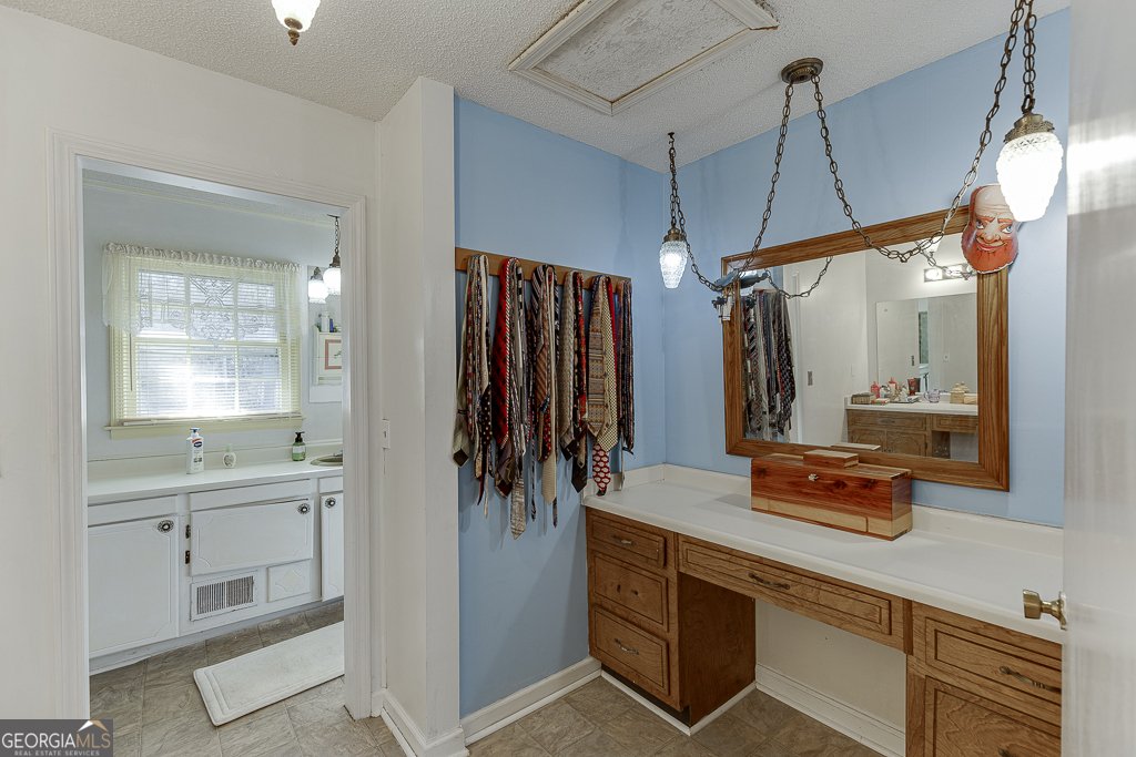 329 Riverbend Drive Royston - 33