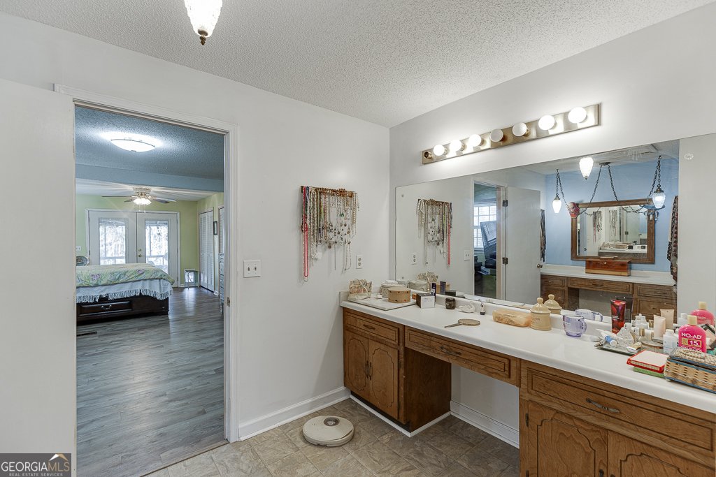 329 Riverbend Drive Royston - 34