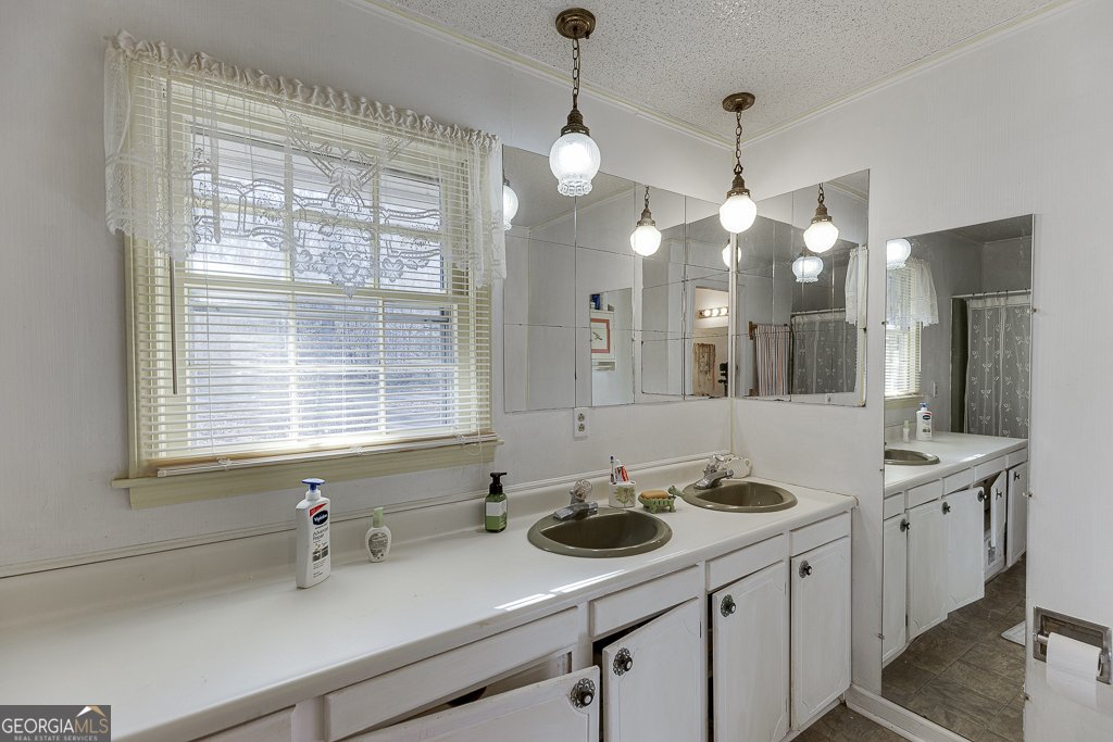 329 Riverbend Drive Royston - 35