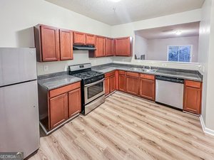 2837 Laurel Ridge Circle East Point - 6