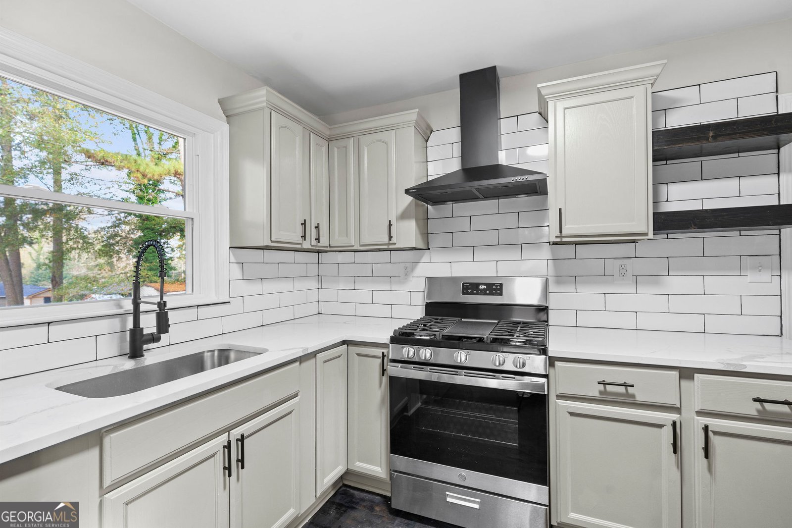 2533 Plantation Drive East Point - 8