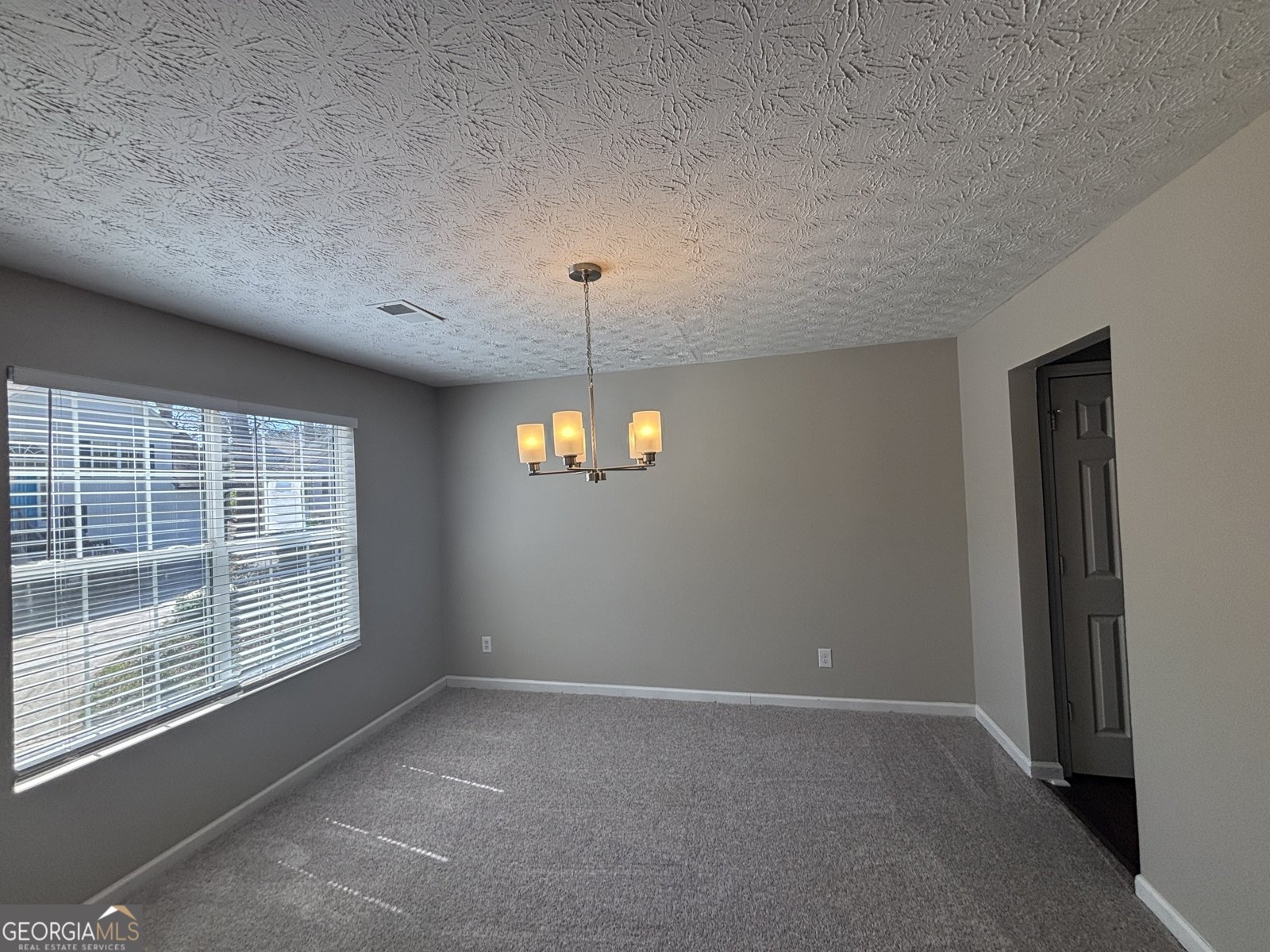 7455 Royal Court Riverdale - 9