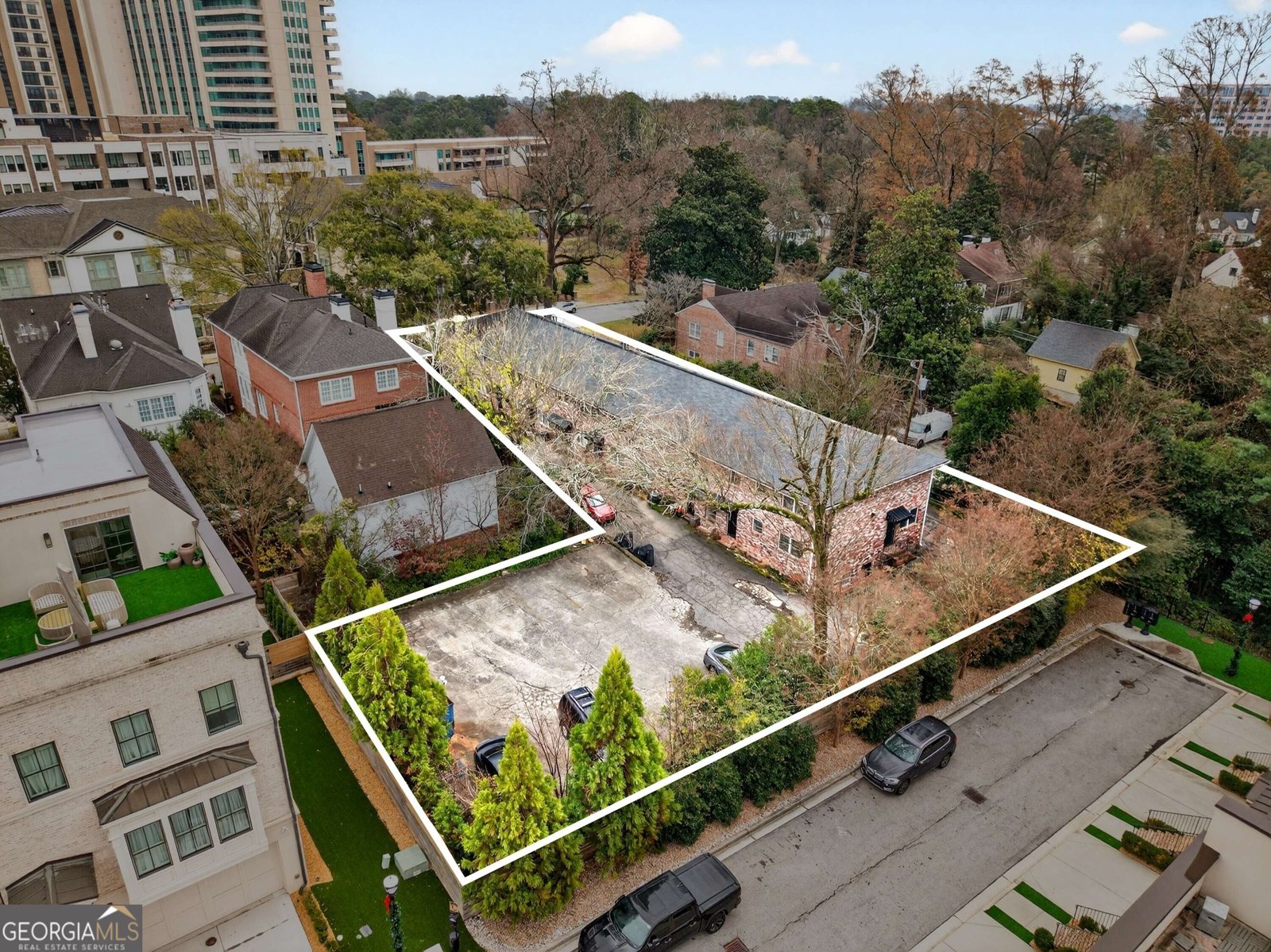 3668 Kingsboro Road Atlanta - 18