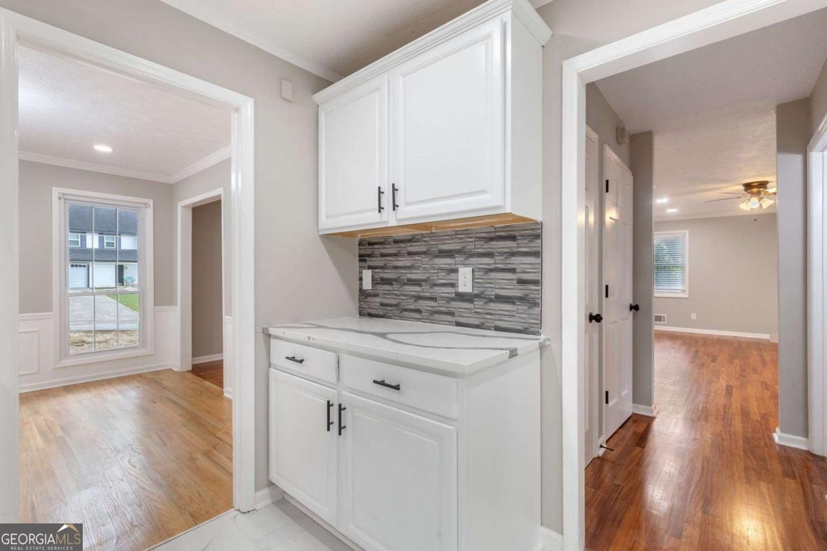 1001 Gunners Walk Tucker - 12