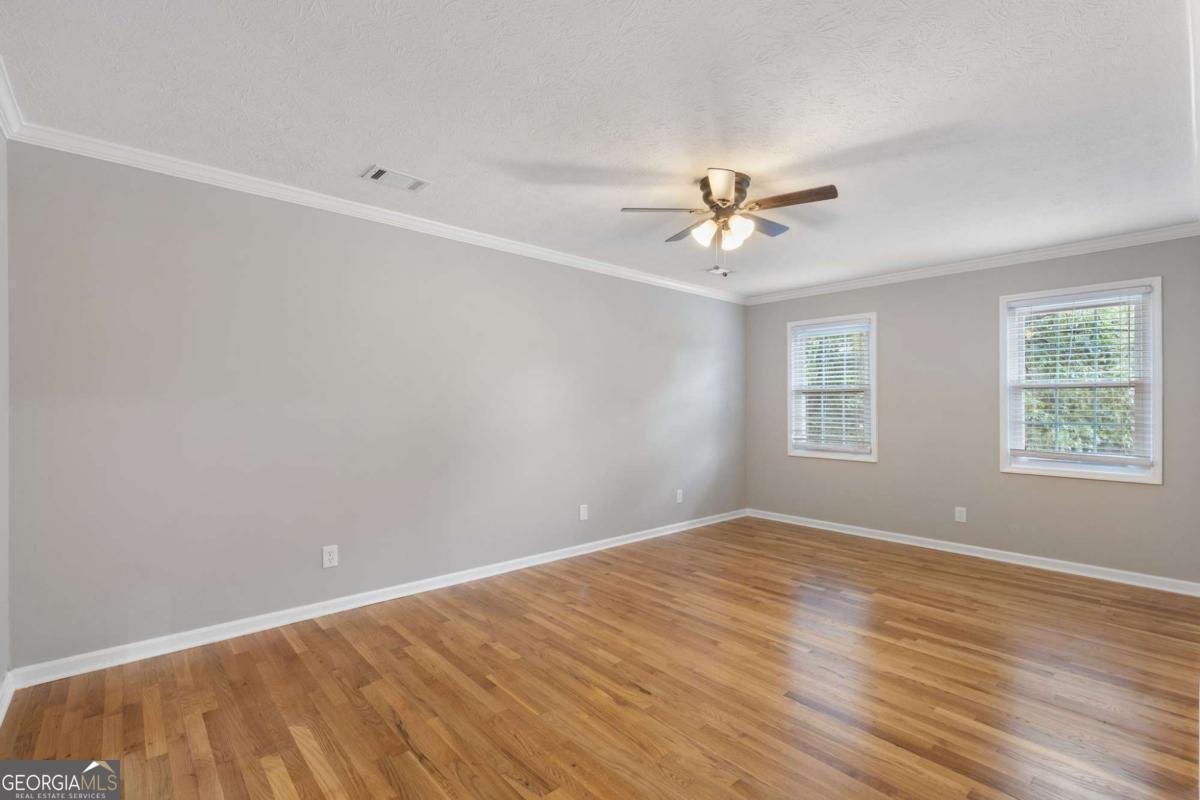 1001 Gunners Walk Tucker - 14