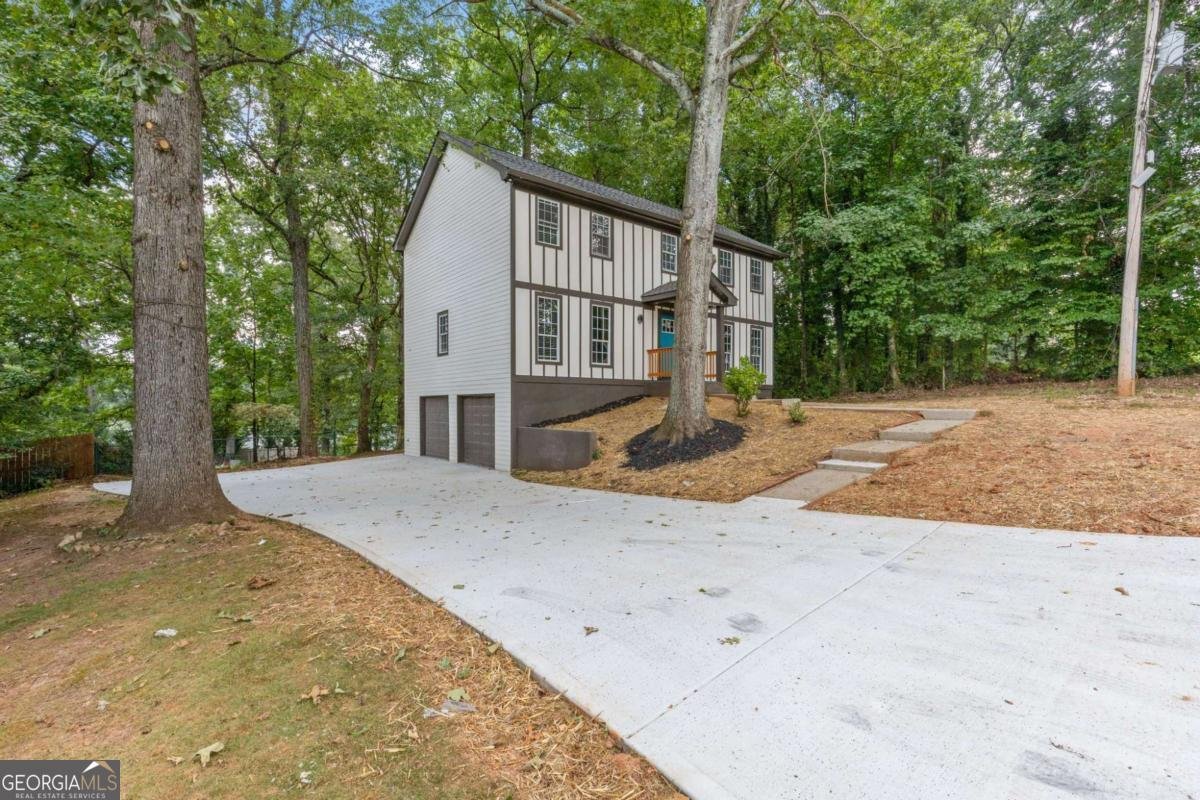 1001 Gunners Walk Tucker - 2