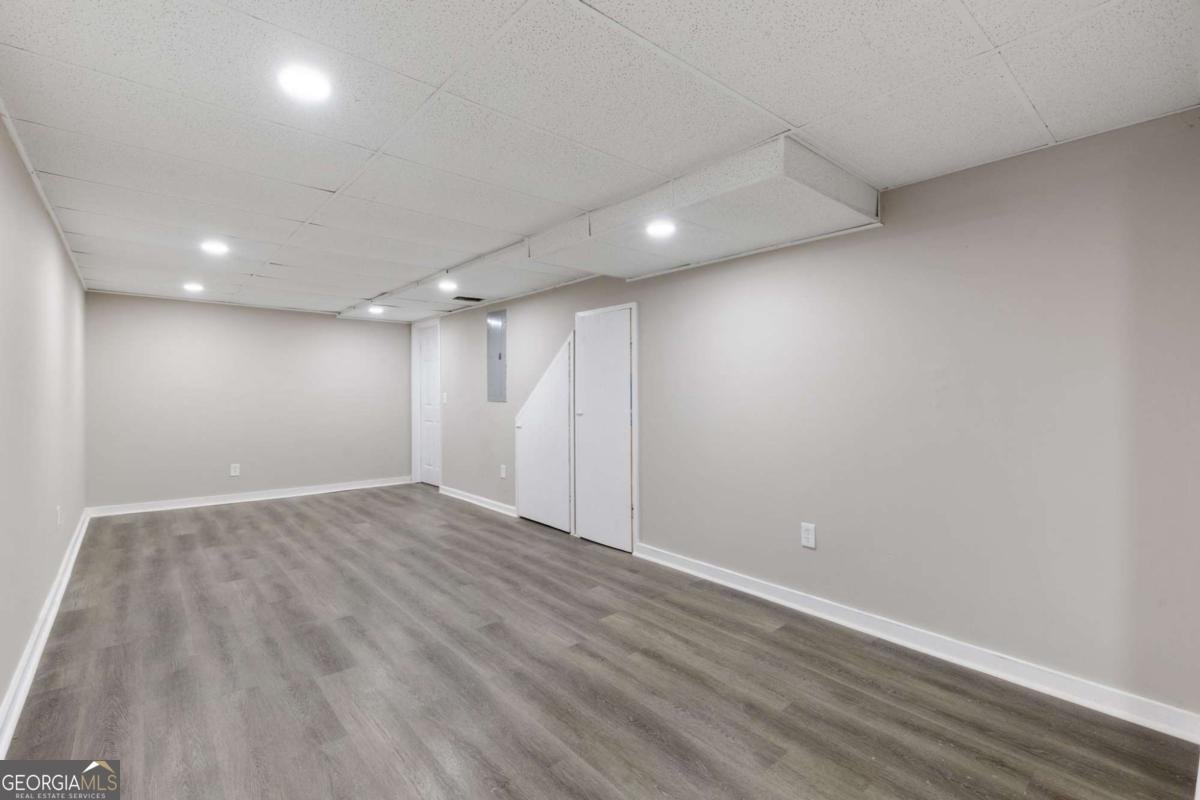 1001 Gunners Walk Tucker - 27