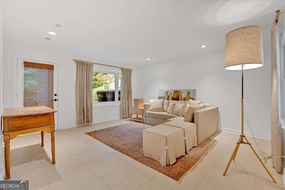 400 OLD IVY Road Atlanta - 35