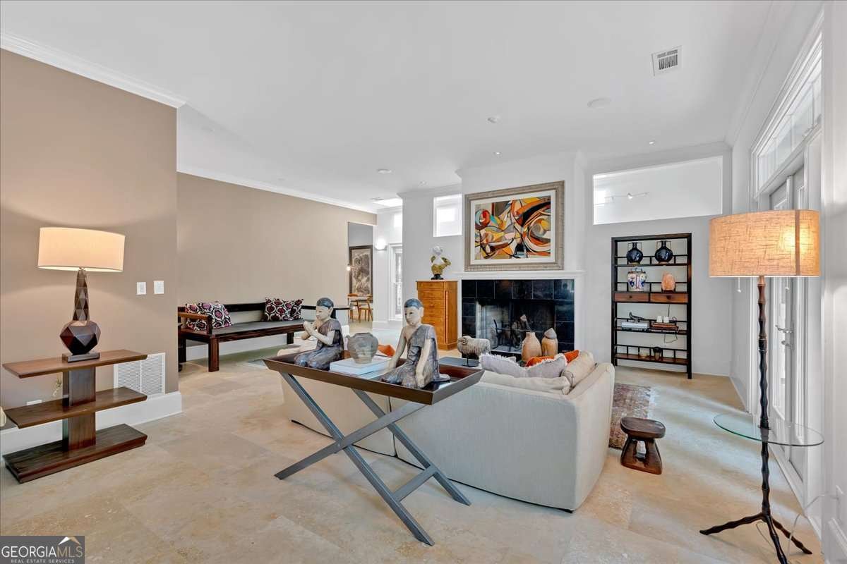 400 OLD IVY Road Atlanta - 72