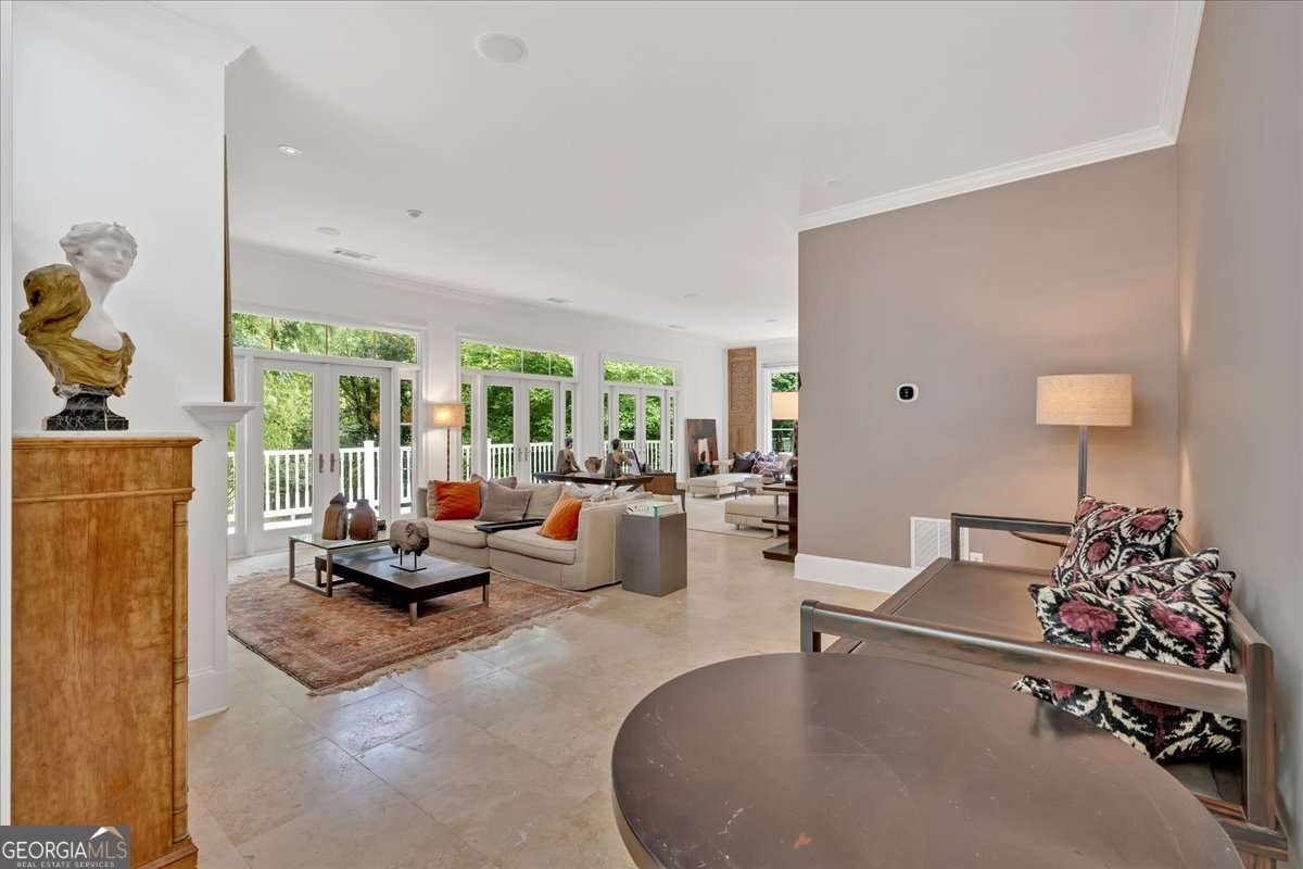 400 OLD IVY Road Atlanta - 75