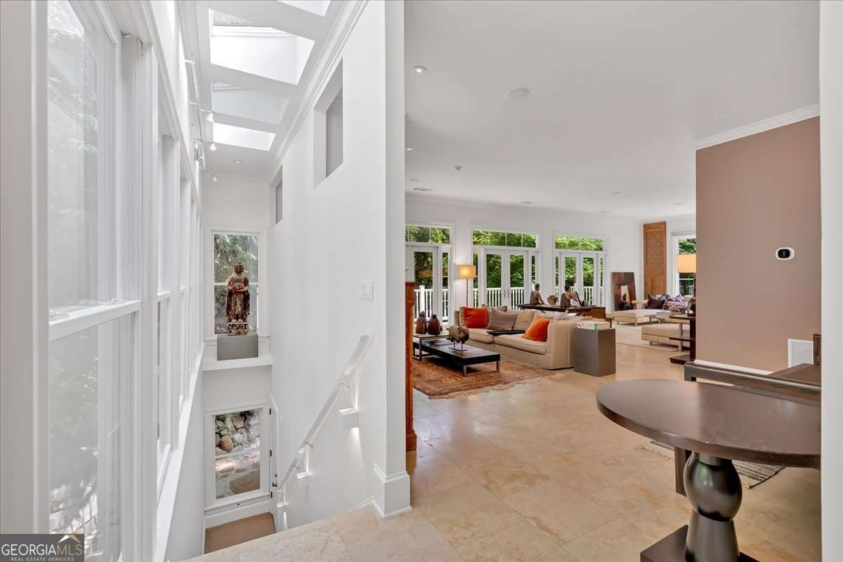 400 OLD IVY Road Atlanta - 76