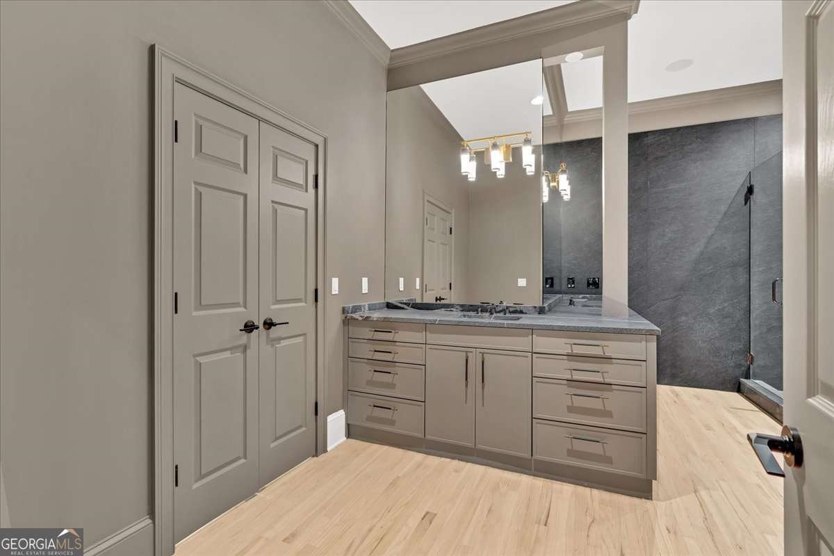 400 OLD IVY Road Atlanta - 84