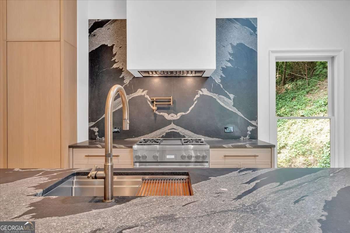 400 OLD IVY Road Atlanta - 89