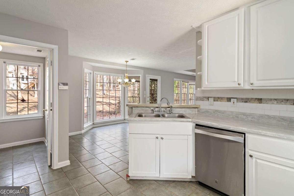 7606 WATSON KAYE Stone Mountain - 13