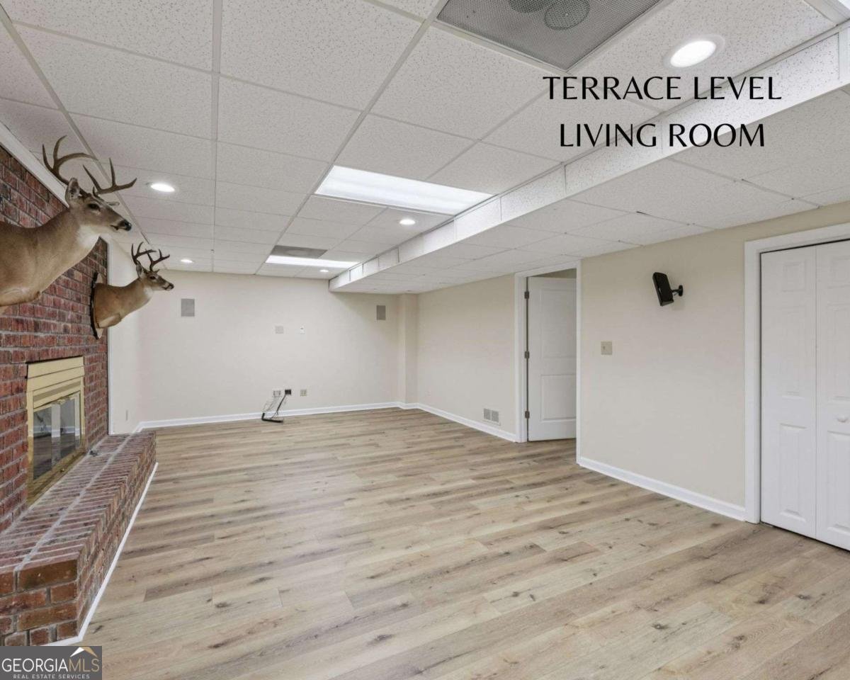 1090 Oakhaven Drive Roswell - 39