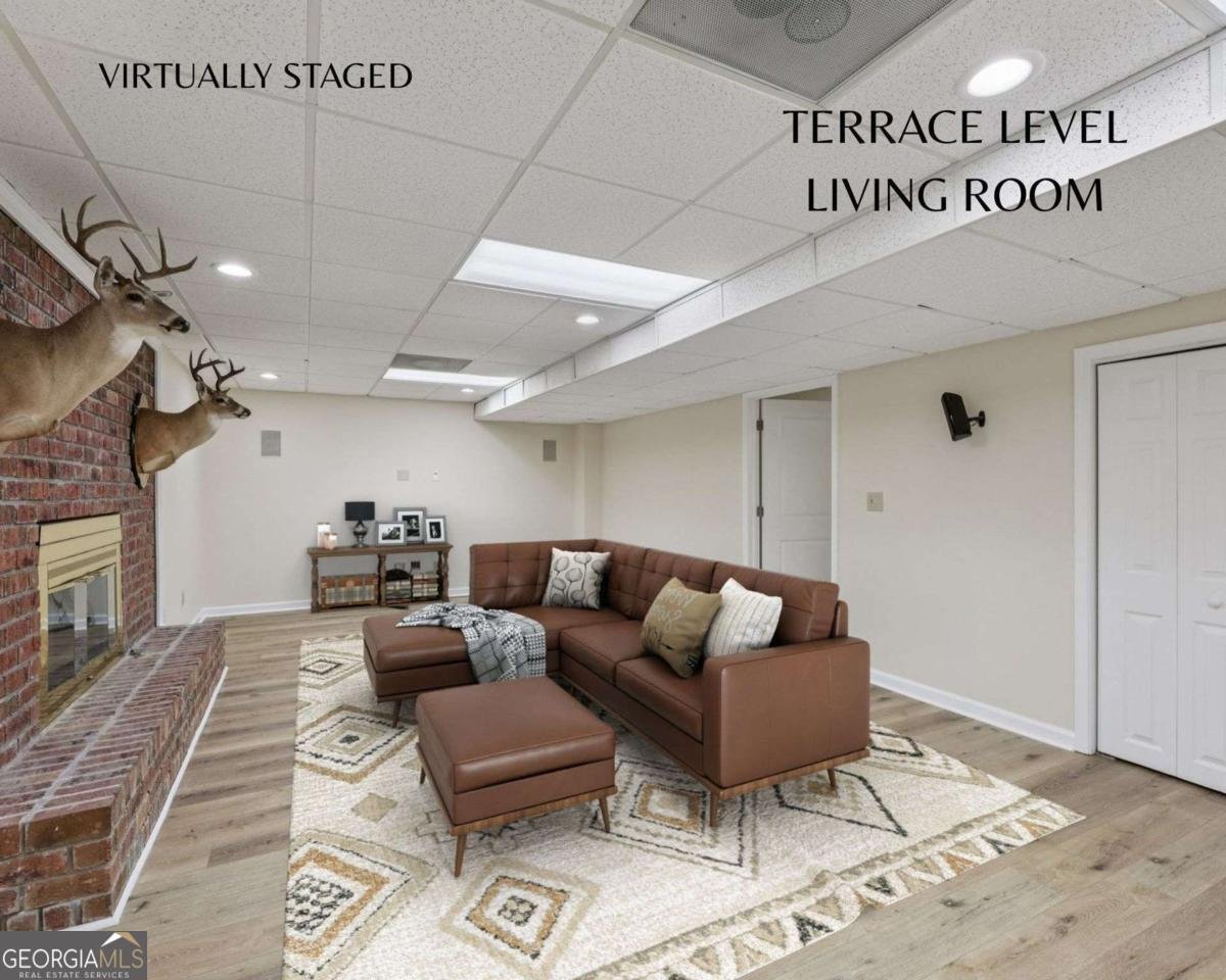 1090 Oakhaven Drive Roswell - 40