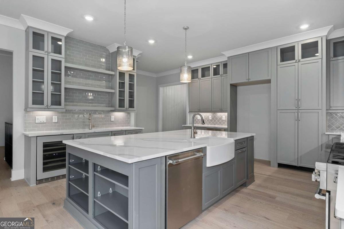 2031 Village Walk Milton - 10