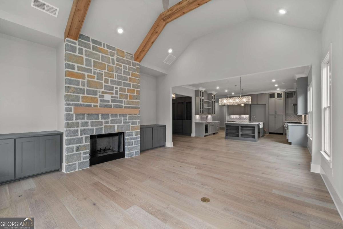 2031 Village Walk Milton - 12