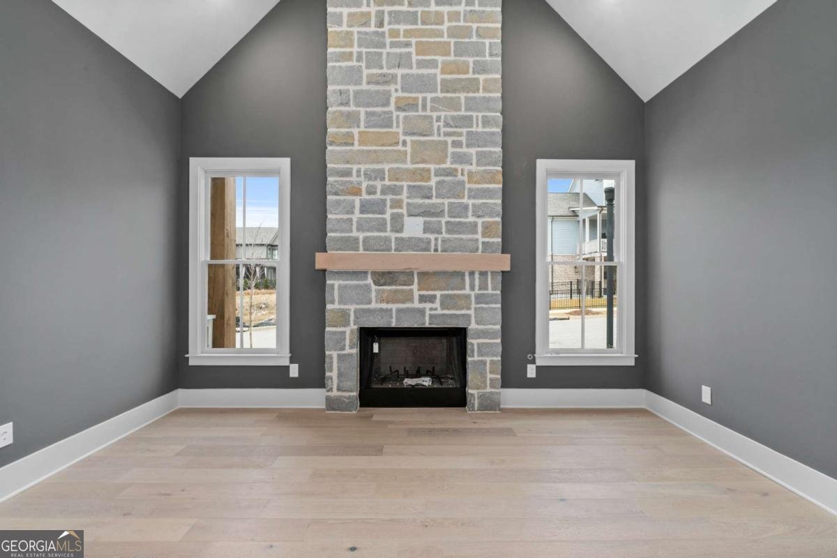 2031 Village Walk Milton - 15