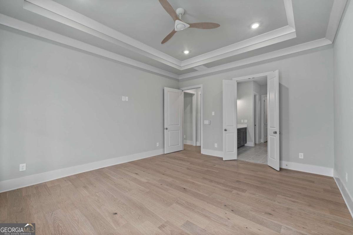 2031 Village Walk Milton - 18