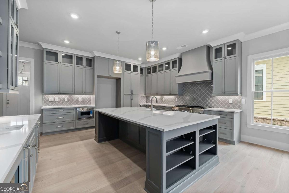 2031 Village Walk Milton - 2