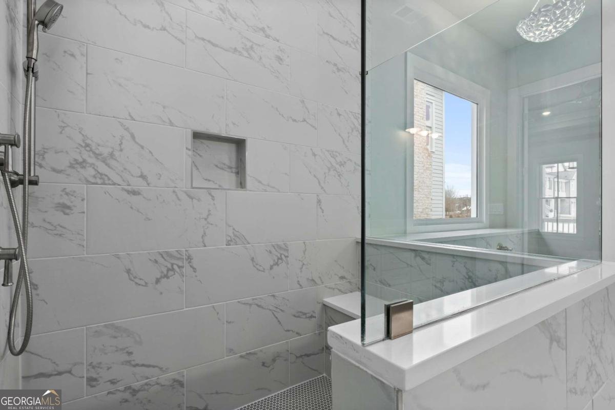 2031 Village Walk Milton - 21